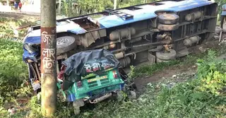 সুনামগঞ্জ-সিলেট সড়কে বাস-সিএনজি সংঘর্ষে চালকসহ ৪ জন নিহত